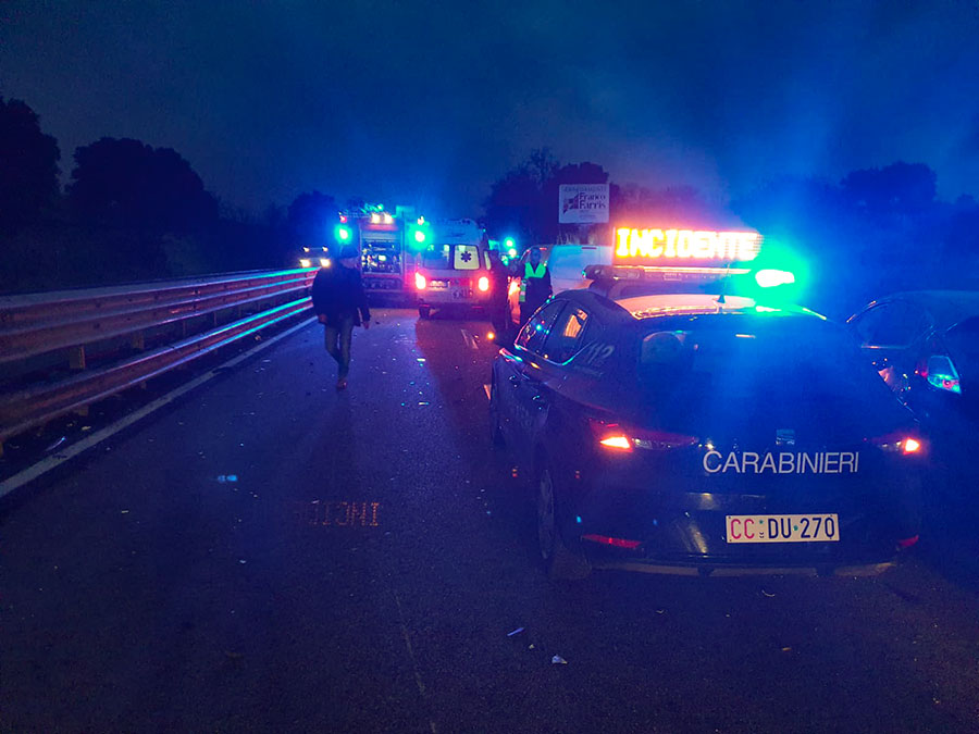 Fugge dopo aver provocato un incidente ma perde il portafogli: beccato poco dopo