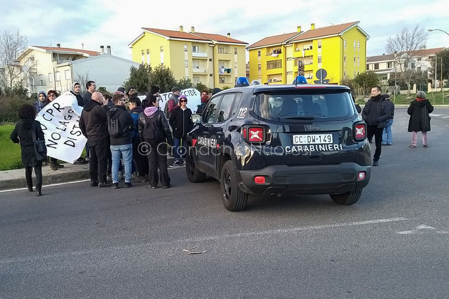 A Macomer manifestanti da tutta l’Isola per dire no al CPR