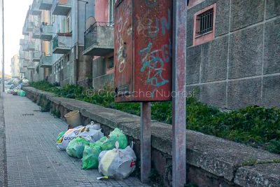 Discarica a cielo aperto al Nuraghe