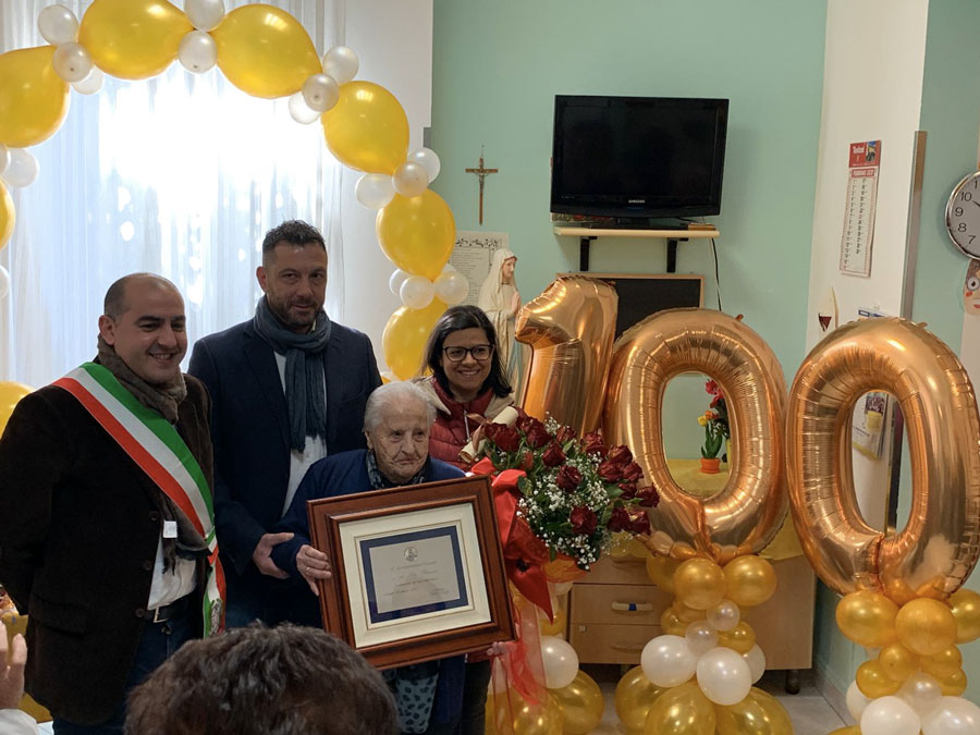 Ploaghe festeggia i cent’anni di “tia Lisighedda”