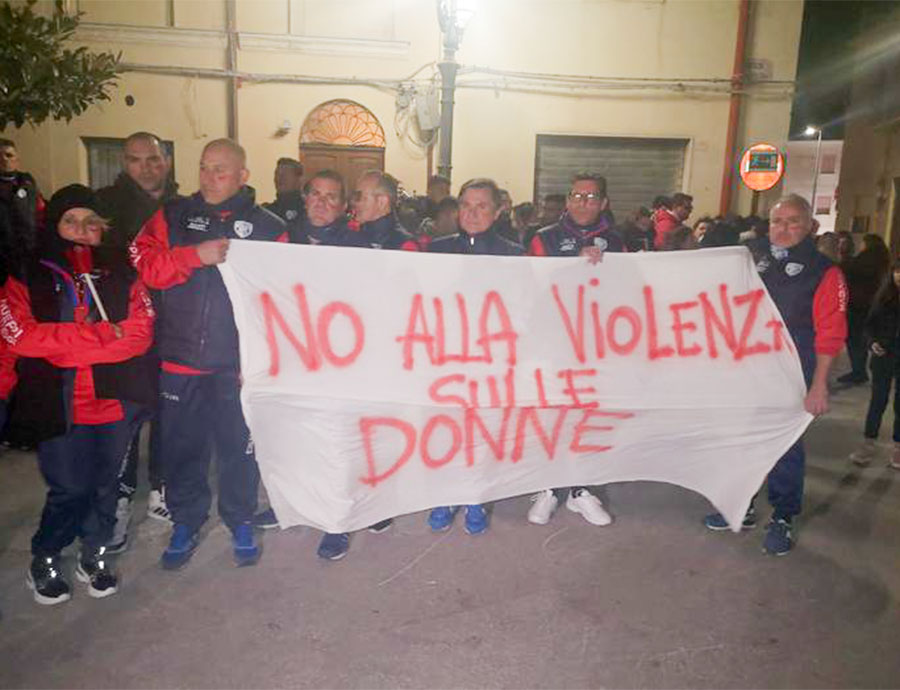 Palloncini e Fiaccole per ricordare  Zdenka: “ora si pensa alle bambine”