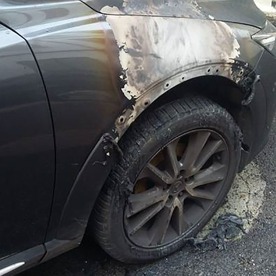 Attentato incendiario all’ispettore del Corpo forestale: a fuoco la sua Mazda