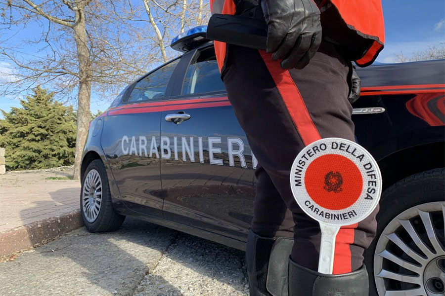 Lavoratori video sorvegliati senza autorizzazione  e in nero. Denunciato il gestore del locale notturno