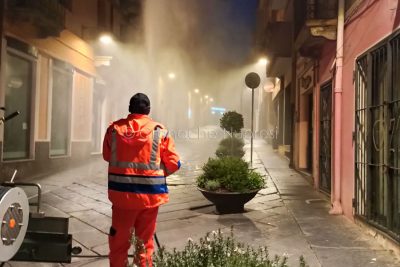 Nuoro, sanificazione di strade e piazze, il Corso