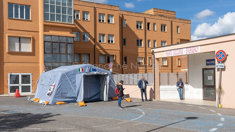 Ospedale San Francesco: oltre 1000 firme per dire no al dirottamento degli oncologi nel reparto Covid