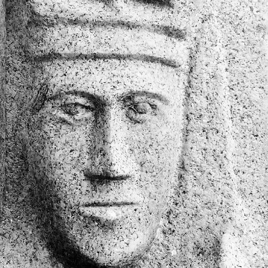 Tracce di devozione nella Nuoro del passato: il bassorilievo di Salvatore Triscritti