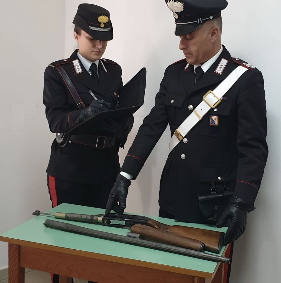 Ritrovato fucile con matricola abrasa nascosto in campagna