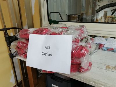 Alcune mascherine prodotte dalla Sartoria Demurtas di Jerzu