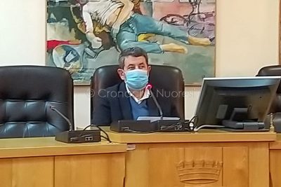 Antonio Succu durante il consiglio comunale (foto PGV)