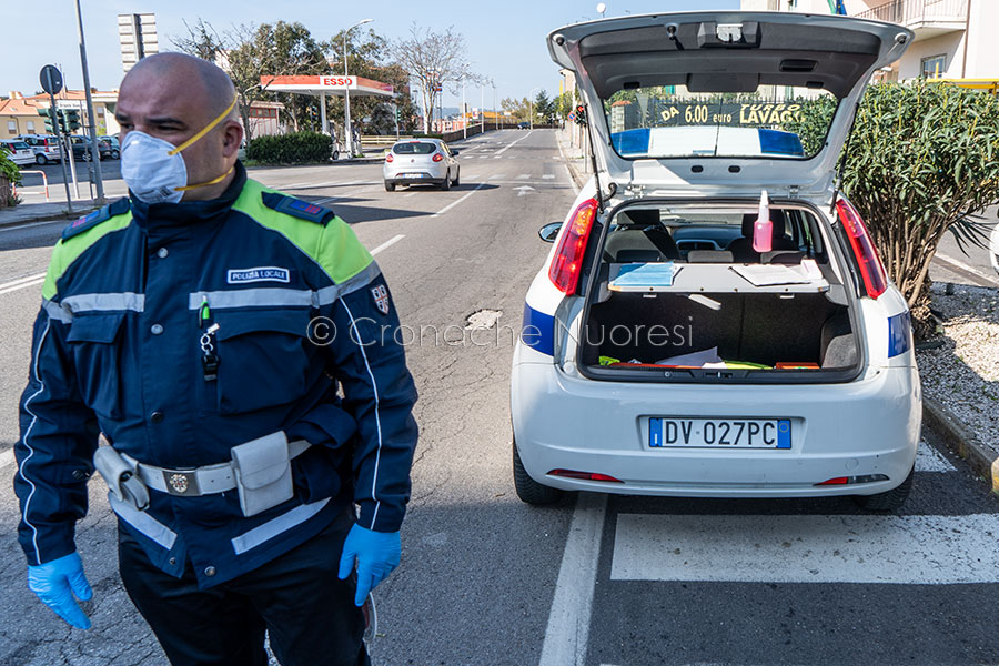 Coronavirus. Nuoro, controlli della Polizia Municipale (foto S.Novellu)