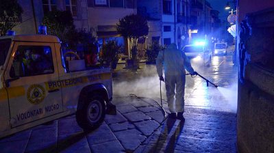 Coronavirus. Sanificazione strade (foto Salvatore Novellu)