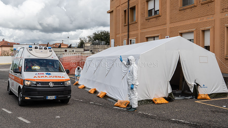Mala gestione del San Francesco: Pronto soccorso chiuso nella notte per l’arrivo di positivi al Covid