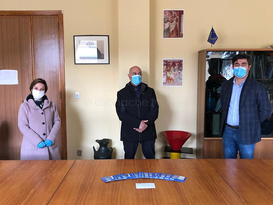 Coronavirus. Il Comitato Sant’Isidoro di Seuna dona schede prepagate di un supermercato ai meno abbienti