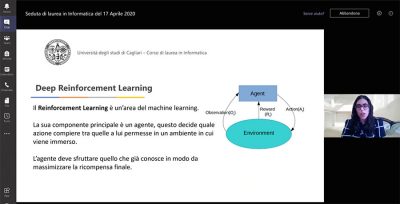 Martina Piccu mentre discute la sua laurea triennale in Informatica
