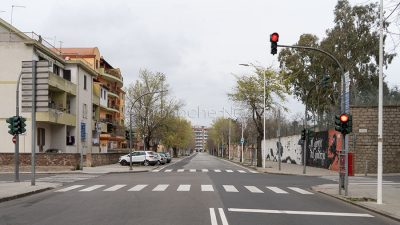 Uno scorcio di viale Sardegna deserta (foto-S.Novellu)