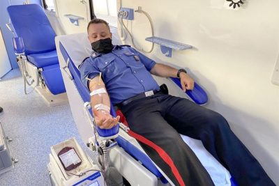 Carabinieri che donano il sangue