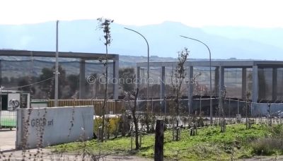 L'ingresso alla GECO di Magomadas (foto Cronache Nuoresi)
