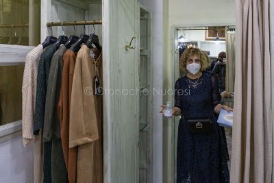 Nuoro, riaperture in Fase 3, abbigliamento (foto S.Meloni)