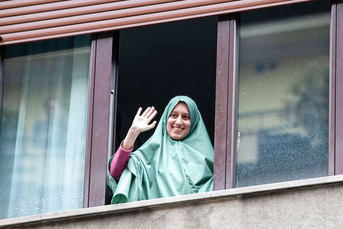 “Impiccatela”. La Procura apre un’inchiesta per minacce aggravate su Silvia Romano