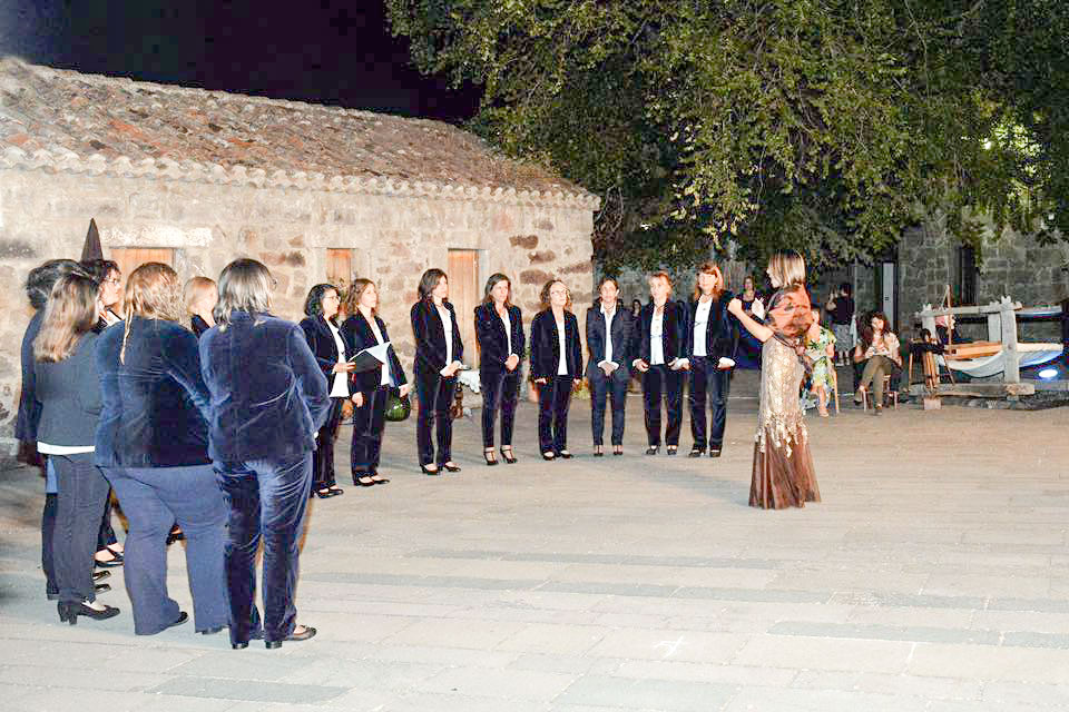Il coro femminile Urisè lancia una nuova raccolta fondi per i distretti sanitari