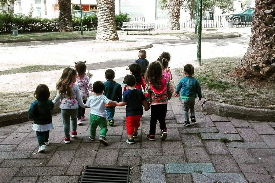 Nuoro. La rabbia delle educatrici dell’infanzia: “i bambini trattati come pacchi dal Governo Conte”
