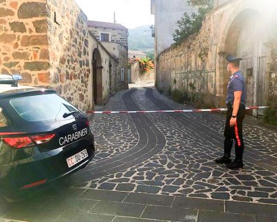 I Carabinieri sul posto dove è avvenuta l'esplosione