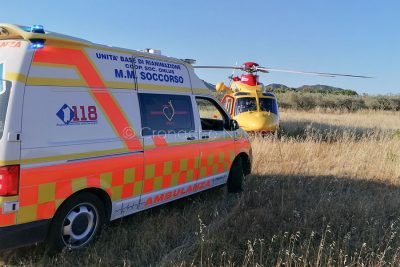 Elisoccorso e ambulanza nei pressi di Cala Ginepro