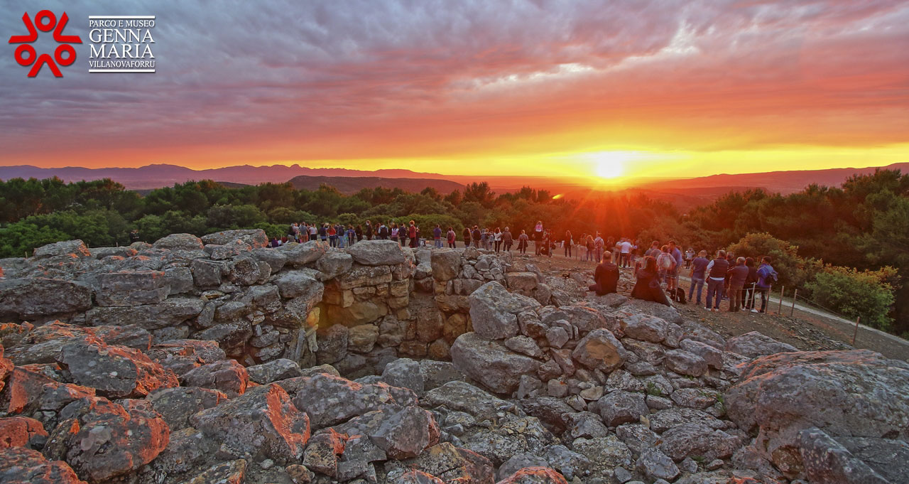Sardegna. Solstizio d’estate: successo di pubblico per ammirare l’alba e l’universo tra nuraghi e i parchi archeologici