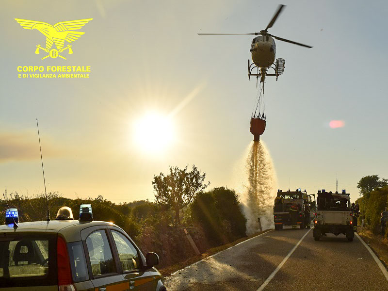 Ancora una giornata di fuoco in Sardegna: a Talana interviene l’elicottero