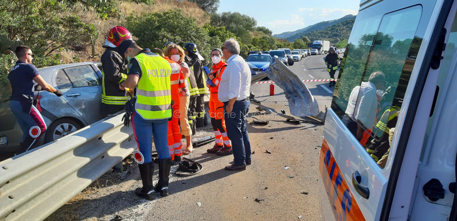 Incidente a Marreri: famiglia si schianta in auto contro il guard rail – Video –