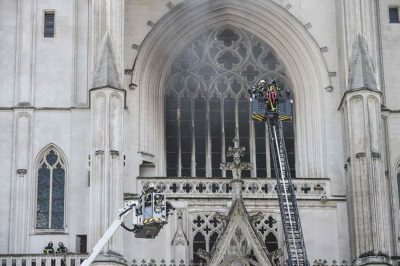 La cattedrale di Nantes dopo l'incendio