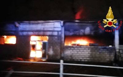 L'incendio nel capannone dio Posada