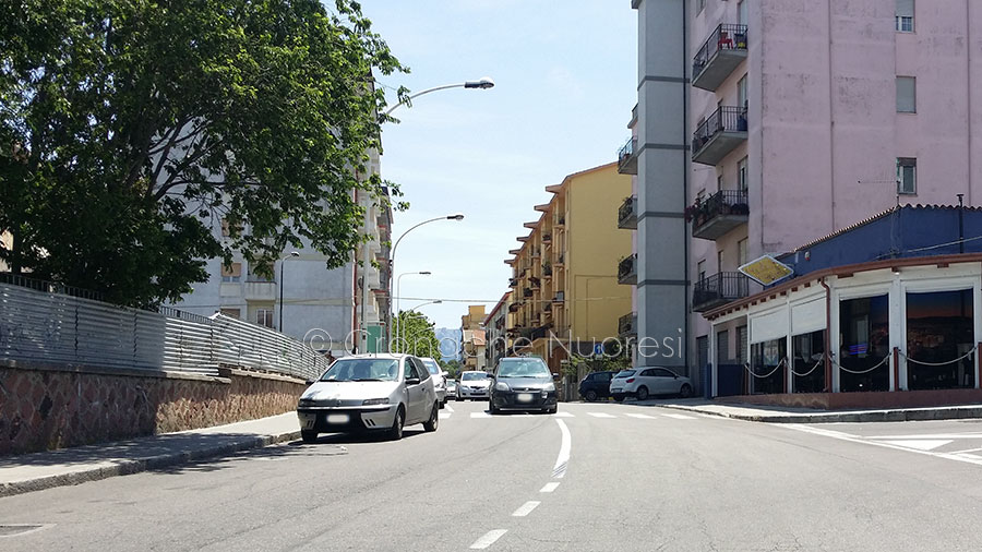 Nuoro. Ragazzino ruba un monopattino elettrico, scoppia una colluttazione: un ferito