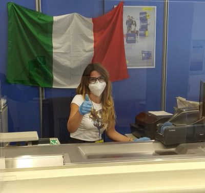 Una dipendente di poste italiane