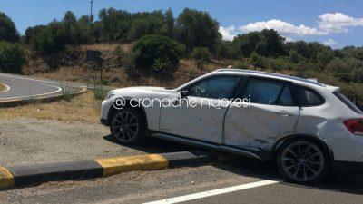 Una delle due auto dopo l'incidente