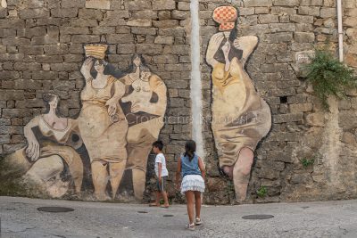 Turisti a Orgosolo (foto S.Novellu)