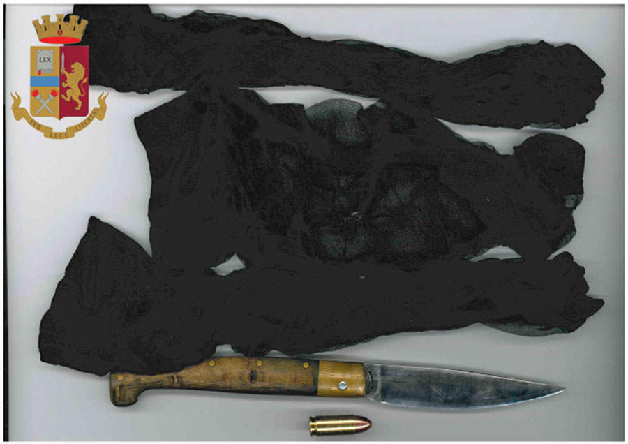 Spari per strada a Orgosolo. Scatta la caccia all’uomo: un giovane denunciato