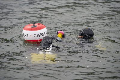 Orgosolo. I sommozzatori cercano un corpo, forse quello di Mesina, nell'invaso di Olai (foto S.Novellu)