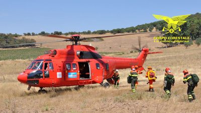 L'elicottero antincendio Super Puma
