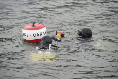 Orgosolo. I sommozzatori cercano un corpo, forse quello di Mesina, nell'invaso di Olai (foto S.Novellu)