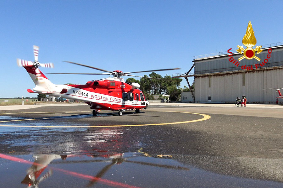 Vigili del Fuoco. Battesimo dell’aria per l’elicottero Drago 144
