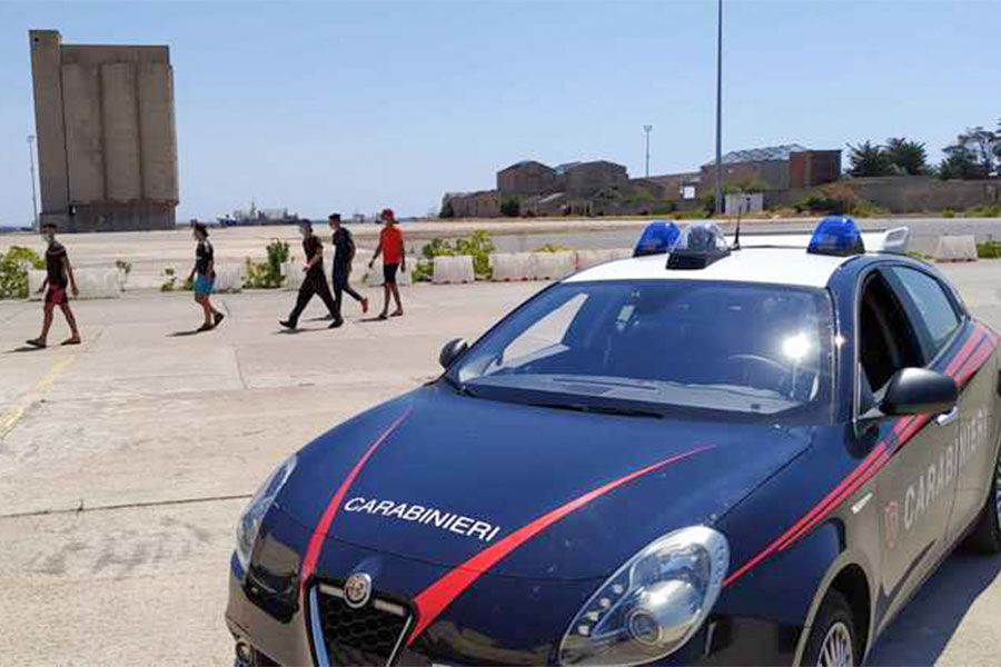 Sbarchi in Sardegna: 35 algerini trasferiti nel  centro accoglienza di Monastir