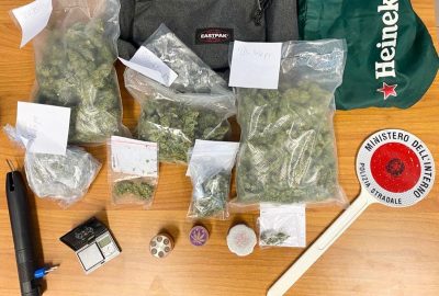 Il sequestro della droga avvenuto da parte della Stradale