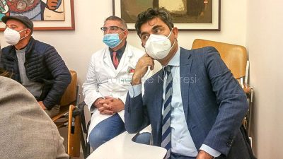 Il sindaco Soddu durante la visita dell'assessore Nieddu al San Francesco (foto S. Meloni)
