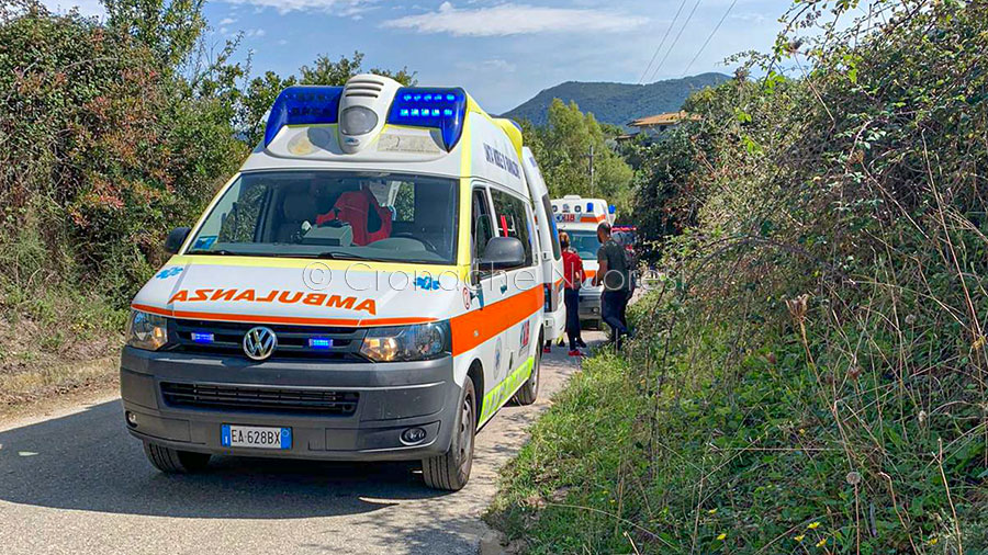 Scontro frontale alla periferia di Teti: due feriti