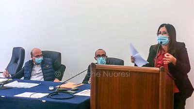 L'intervento di Mara Lapia durante la visita dell'assessore Nieddu al San Francesco (foto S. Meloni)