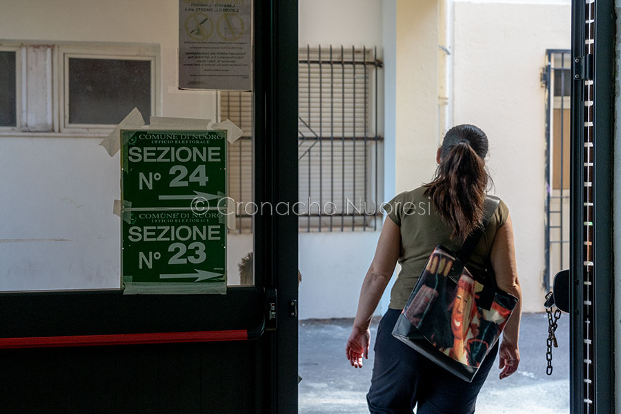 Referendum. Chiusi i seggi: in Sardegna il minor afflusso ai seggi in Italia col 34,73%