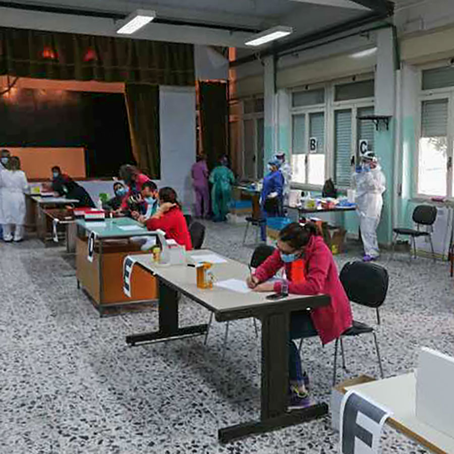 Focolaio Covid a Orune: in mille in fila per fare il tampone