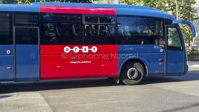 Autobus dell'Arst (foto Cronache Nuoresi)