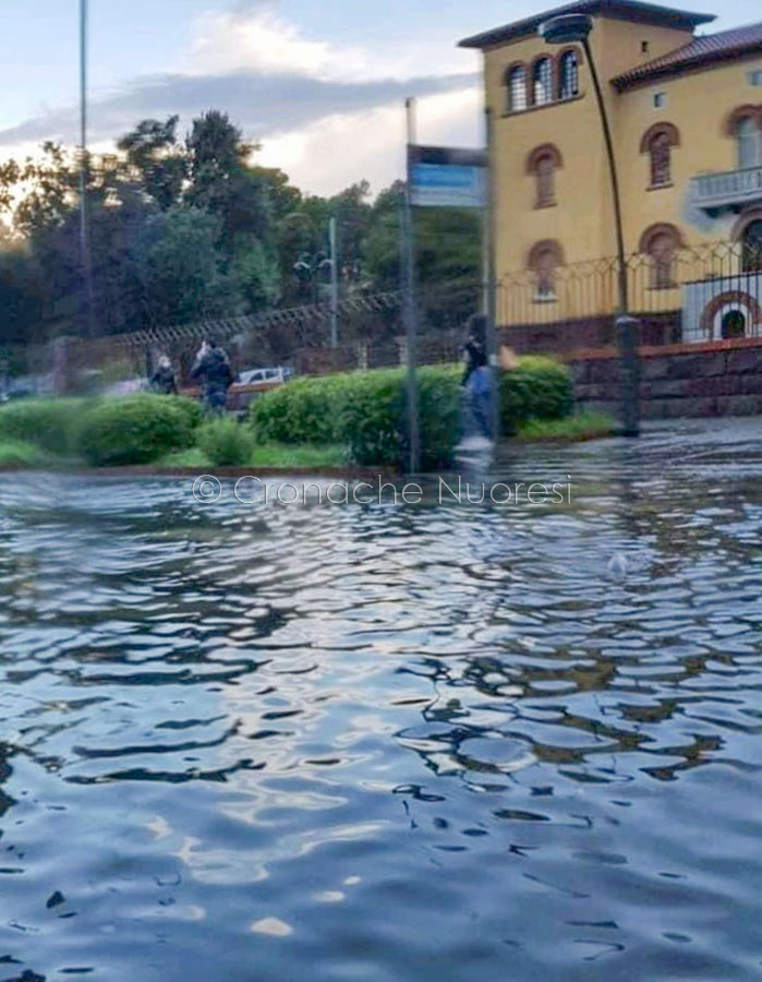 Bosa. Ancora allagamenti per le forti piogge di stamattina